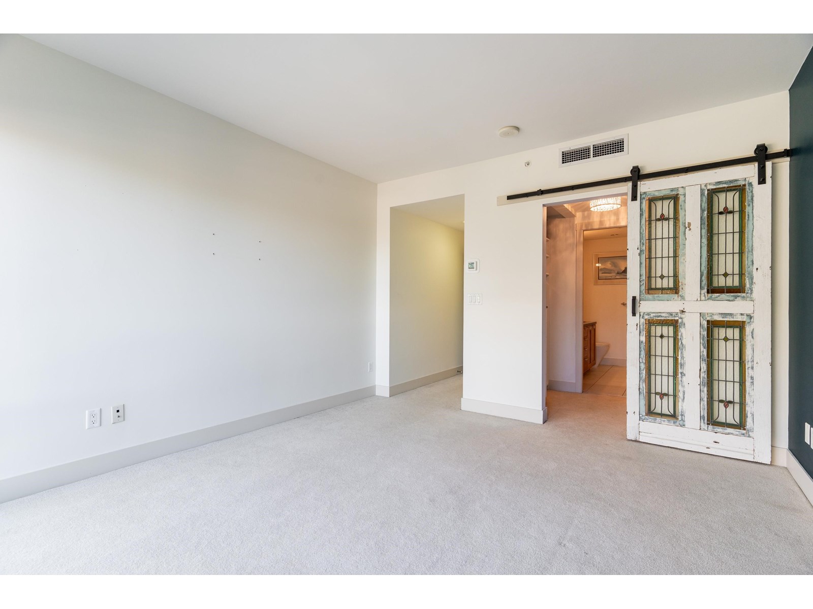 Photo 10 of 301 1473 Johnston Road, White Rock BC