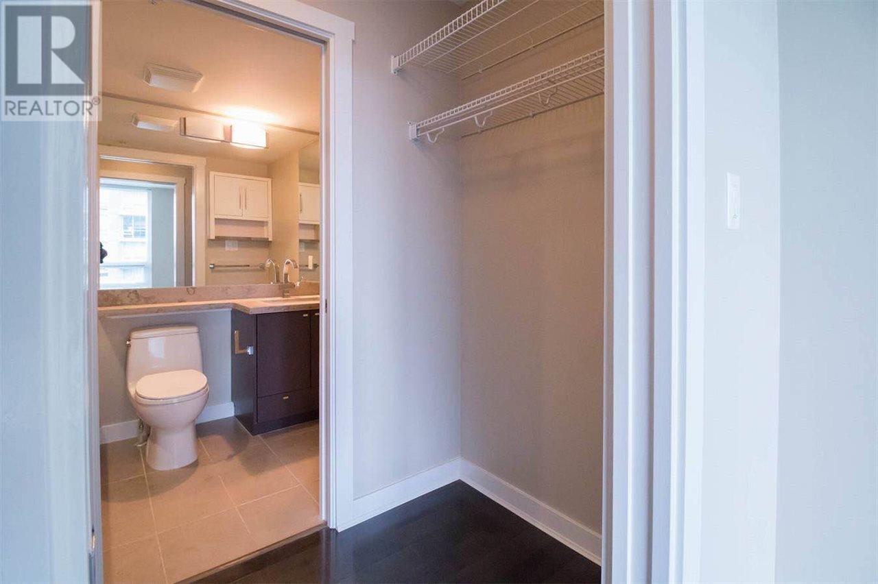 Photo 18 of 701 2978 Glen Drive, Coquitlam BC