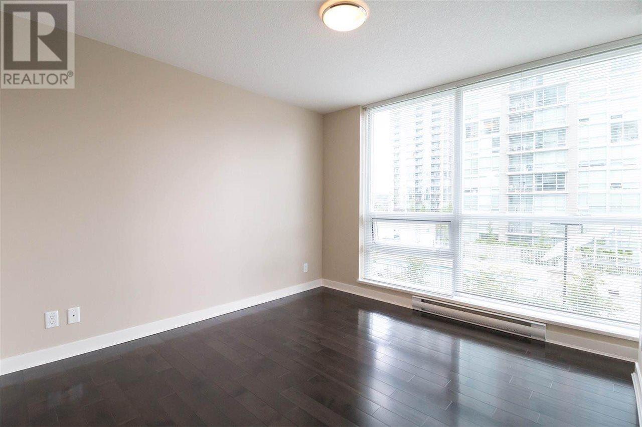 Photo 8 of 701 2978 Glen Drive, Coquitlam BC