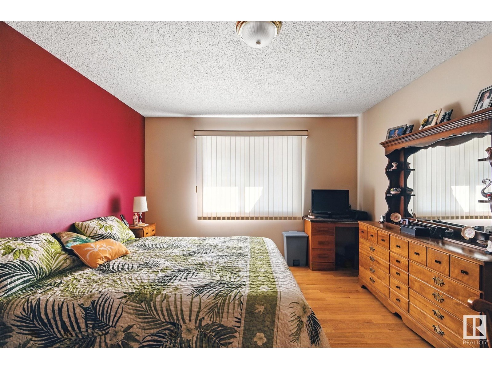 Photo 12 of 2 14428 Miller Blvd Nw, Edmonton AB