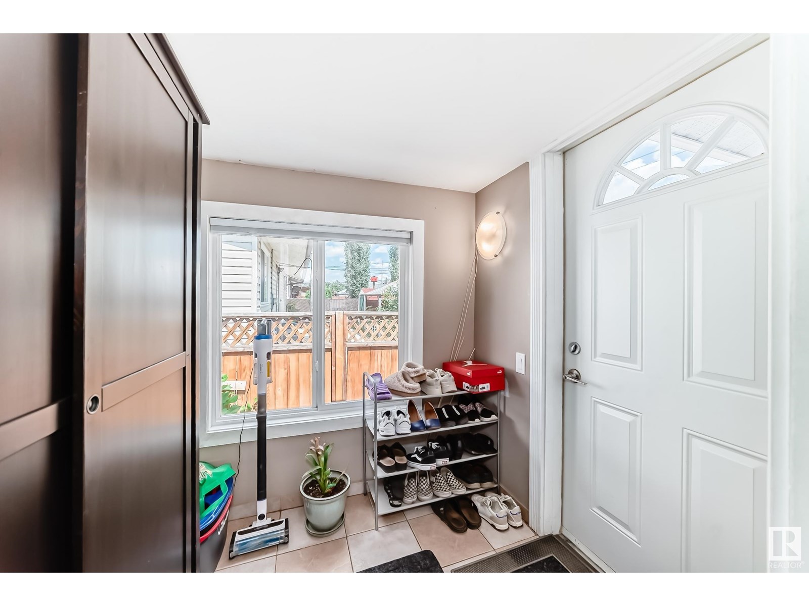 Photo 4 of 13410 134 Av Nw, Edmonton AB