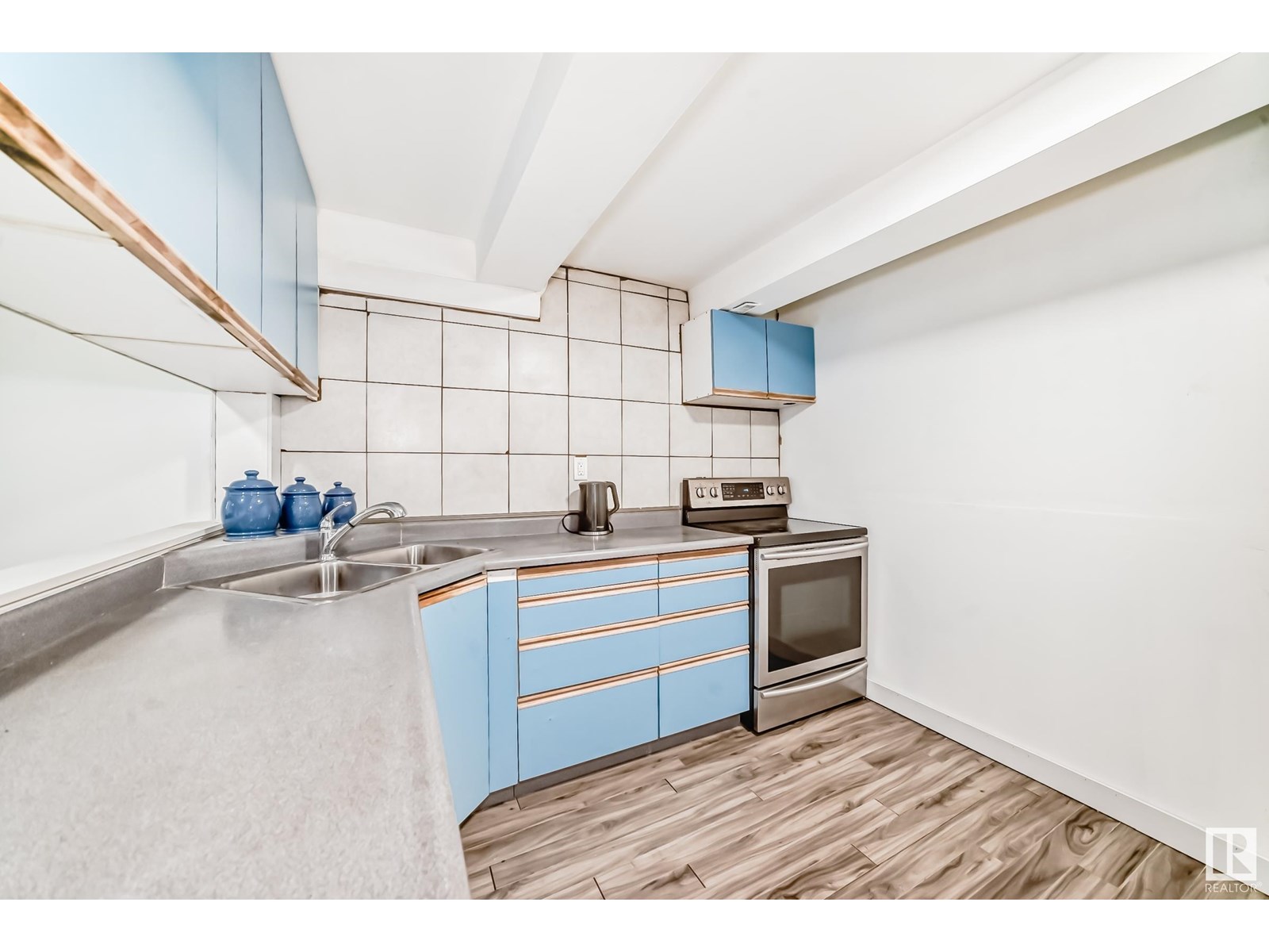 Photo 8 of 13410 134 Av Nw, Edmonton AB