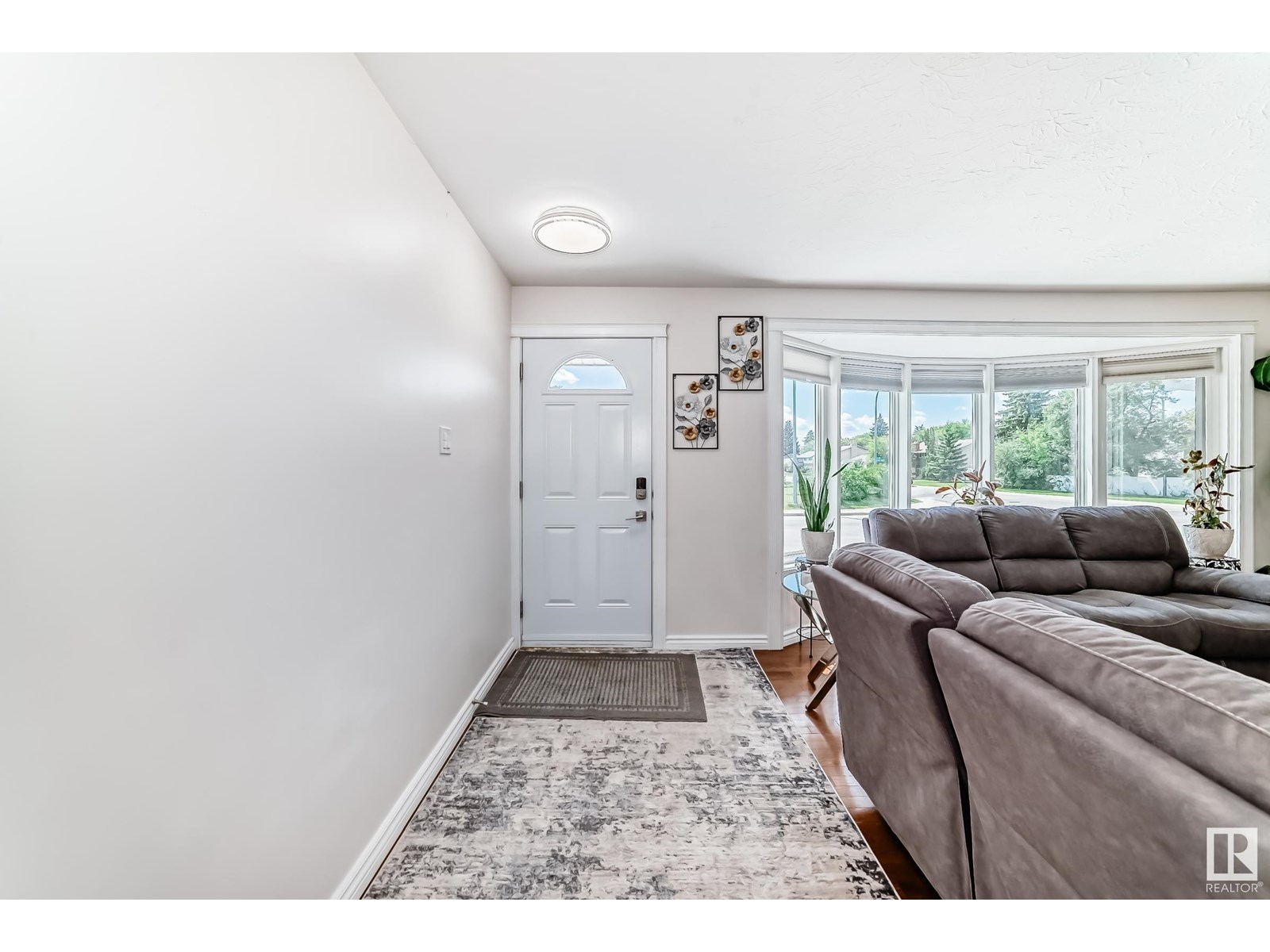 Photo 14 of 13410 134 Av Nw, Edmonton AB