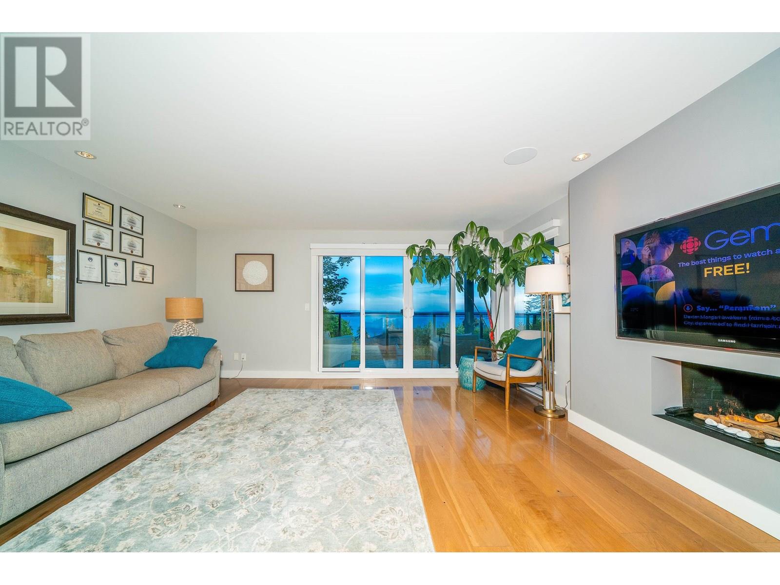 18 2214 FOLKESTONE WAY, West Vancouver