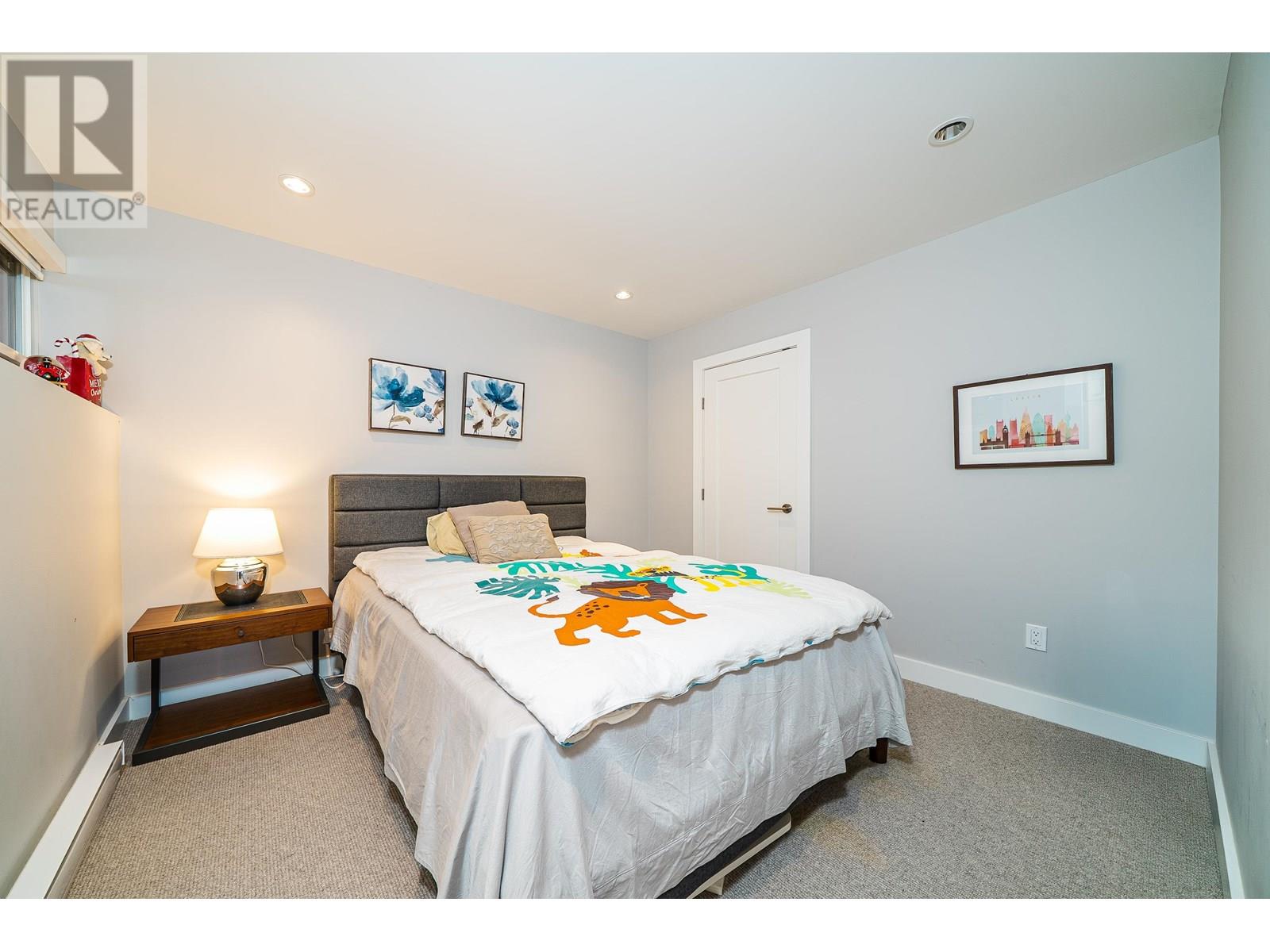 18 2214 FOLKESTONE WAY, West Vancouver