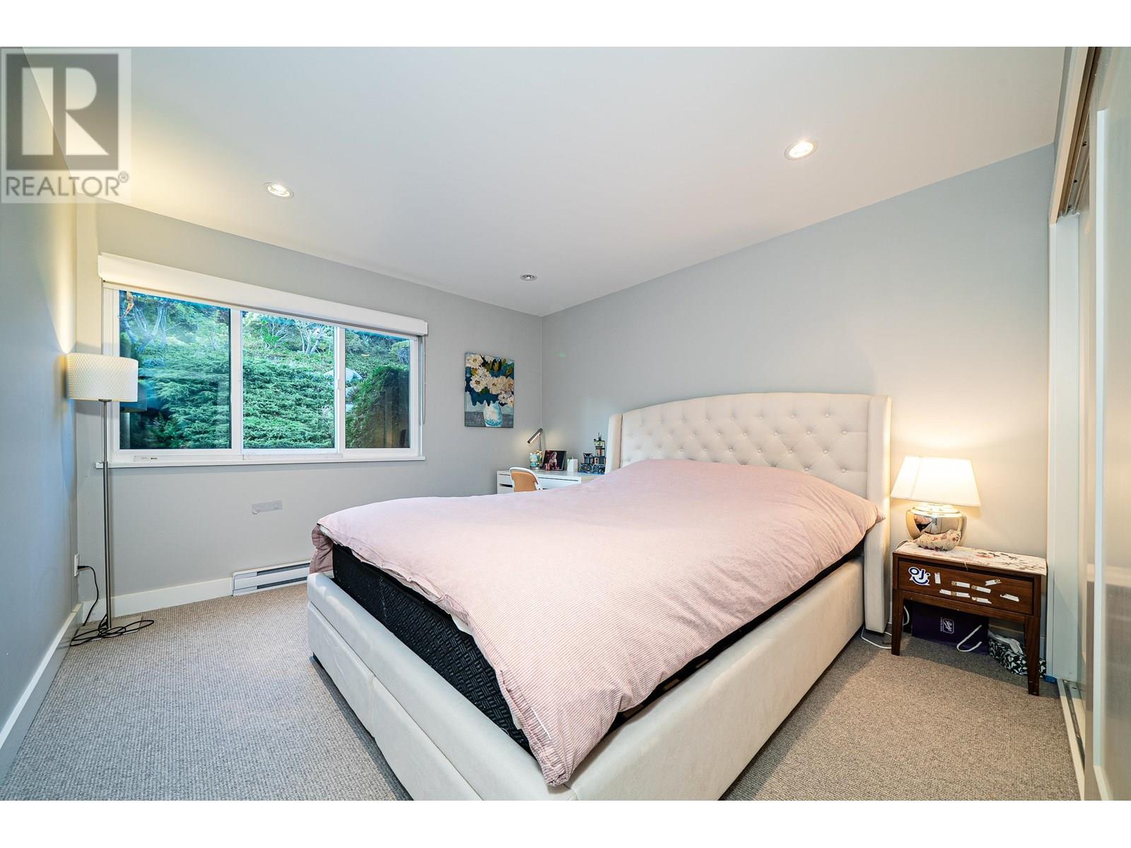 18 2214 FOLKESTONE WAY, West Vancouver