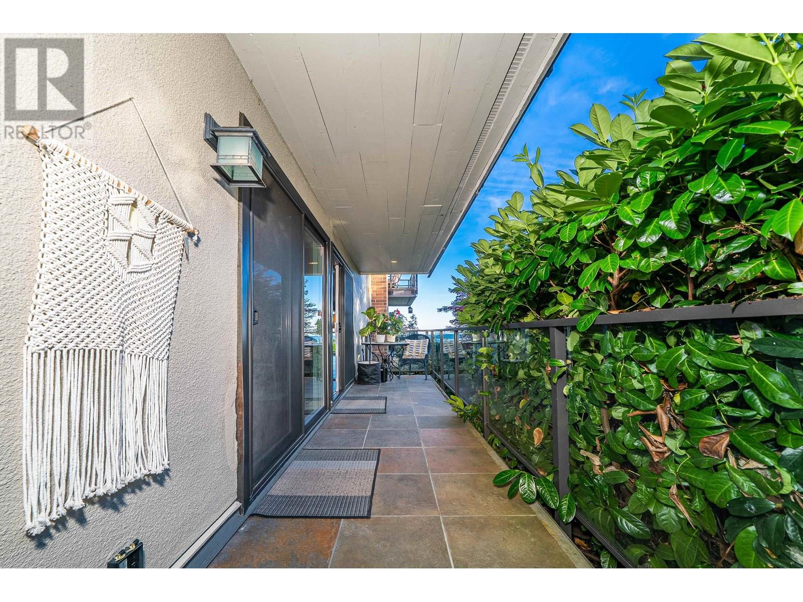 18 2214 FOLKESTONE WAY, West Vancouver