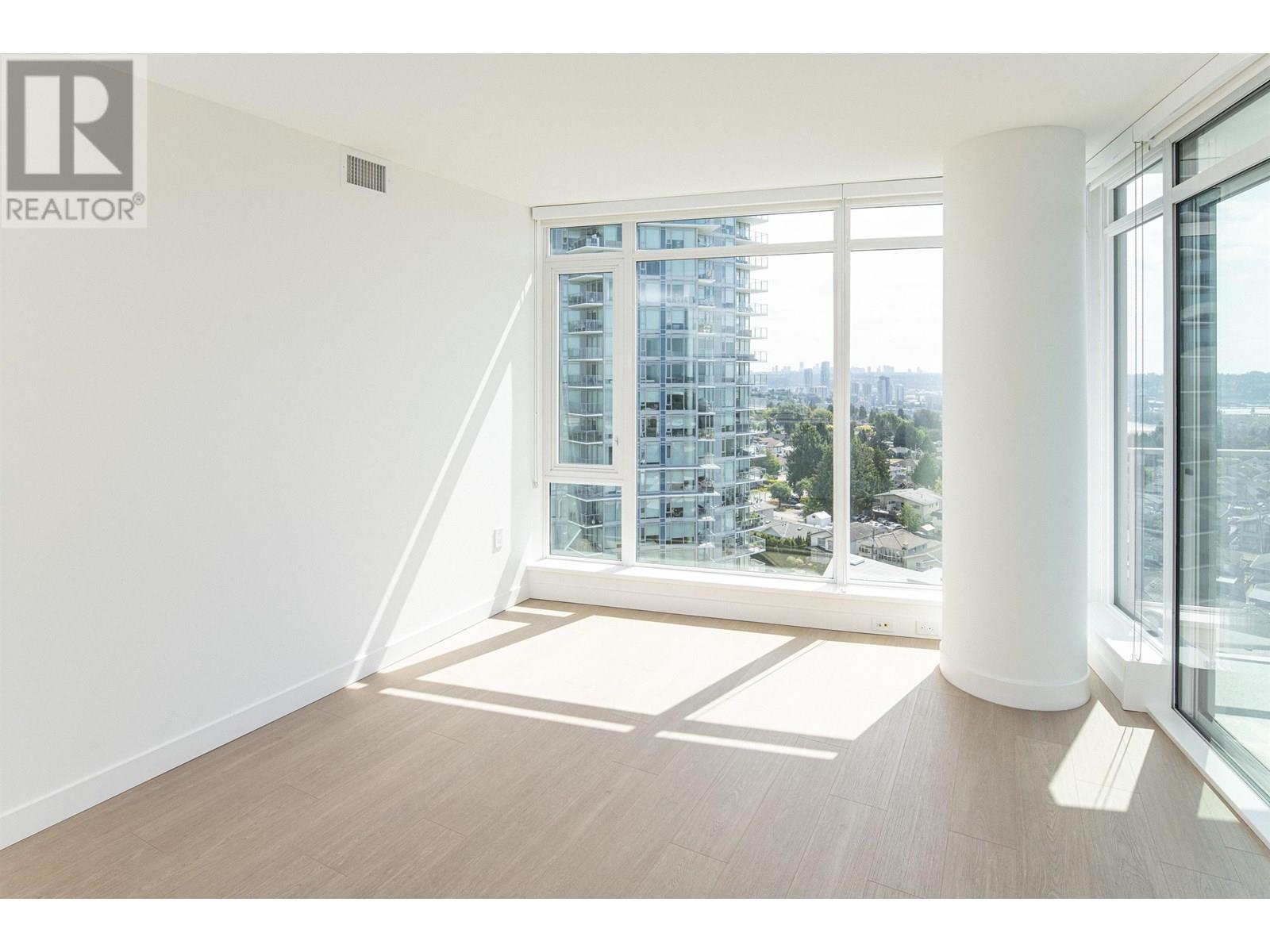 Photo 9 of 1306 7683 Park Crescent, Burnaby BC