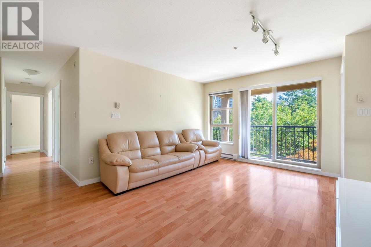 Photo 4 of 5304 5111 Garden City Road, Richmond BC