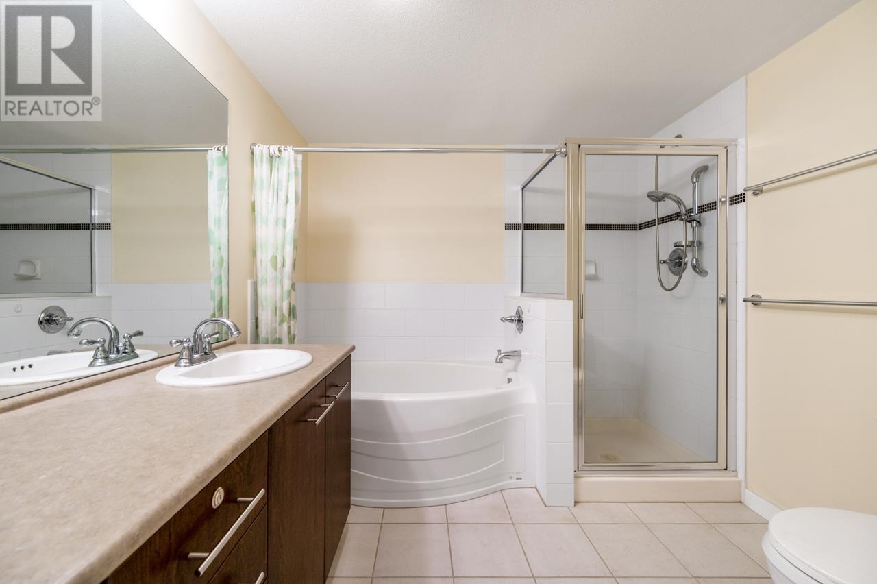 Photo 9 of 5304 5111 Garden City Road, Richmond BC