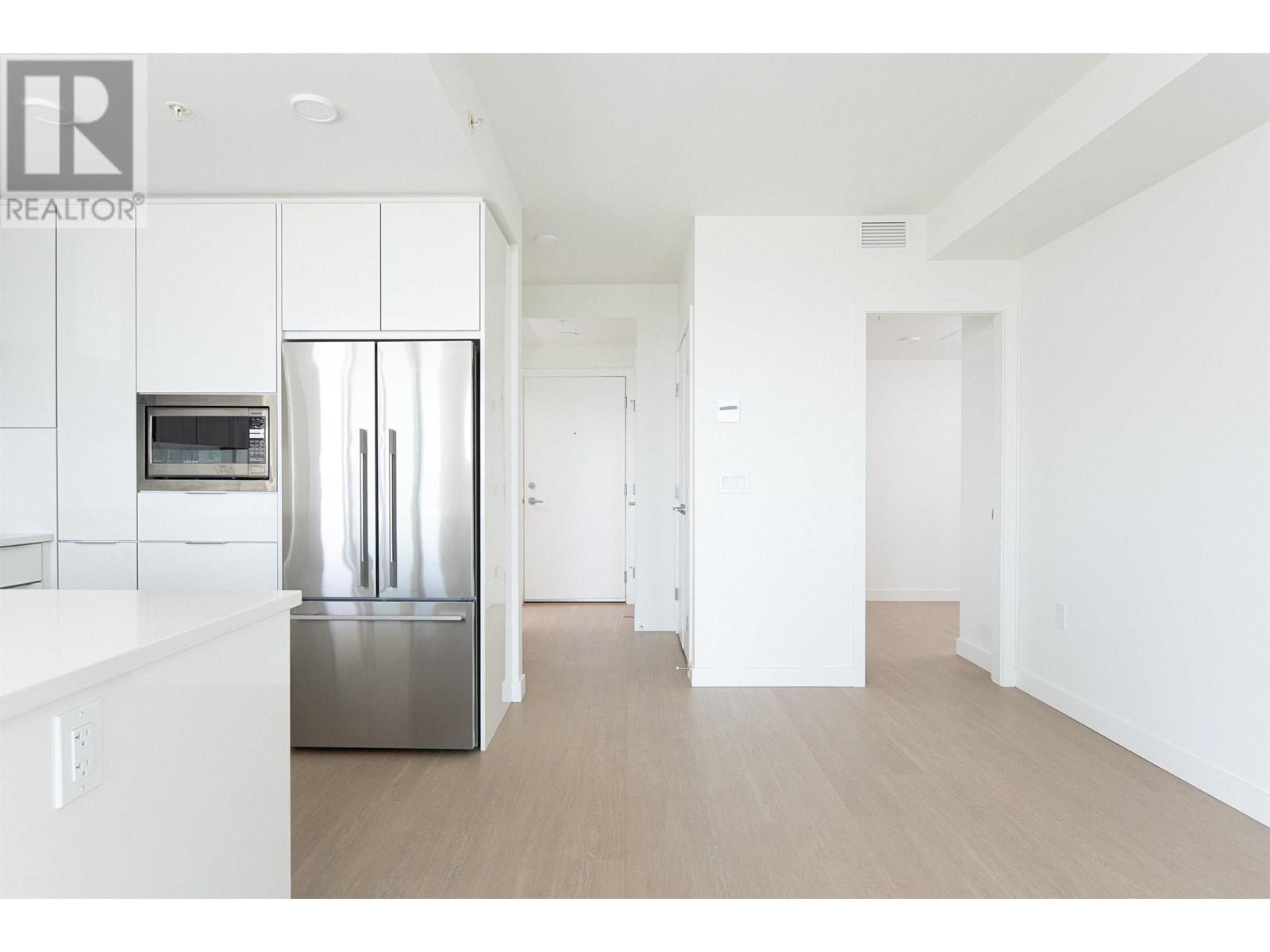 Photo 15 of 1306 7683 Park Crescent, Burnaby BC