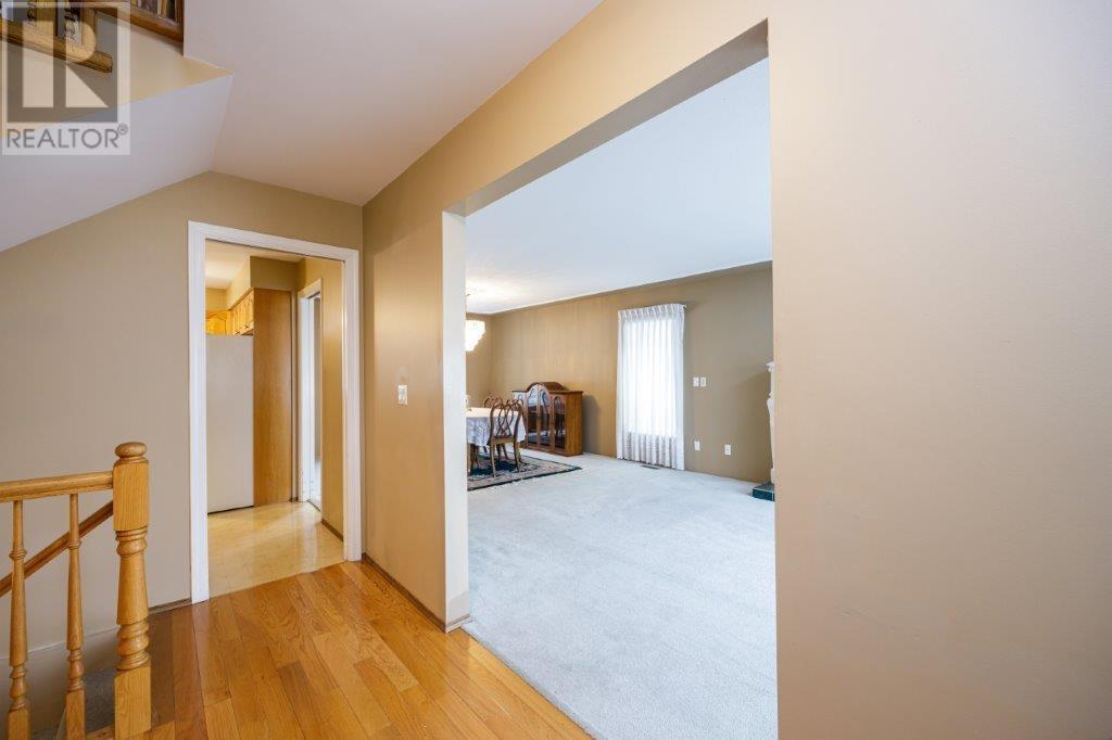 Photo 3 of 1148 Ronayne Road, North Vancouver BC