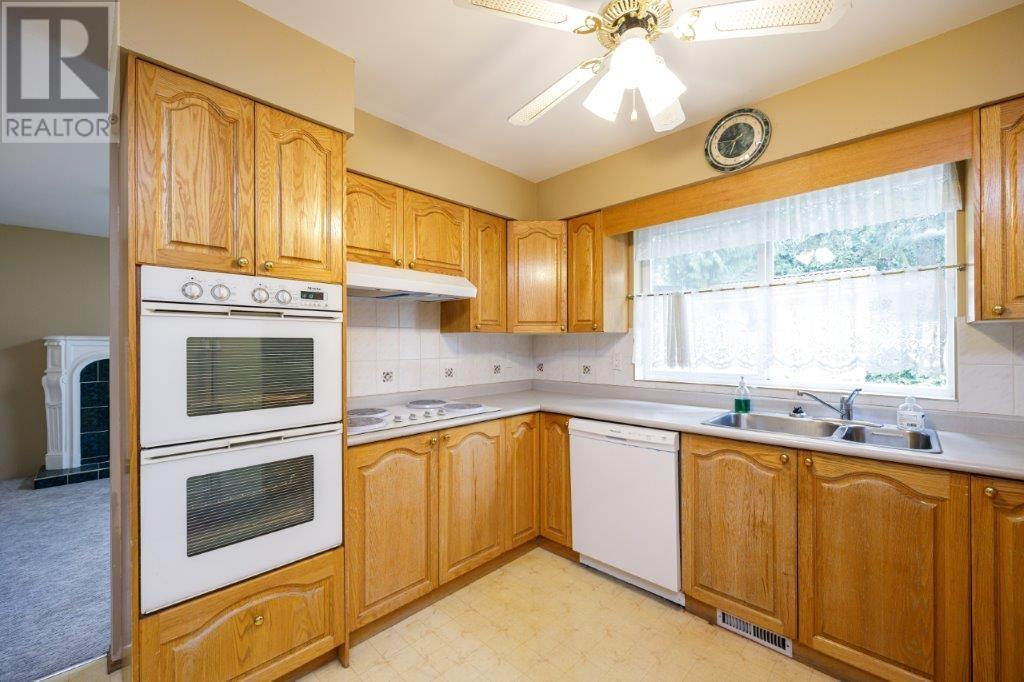 Photo 9 of 1148 Ronayne Road, North Vancouver BC