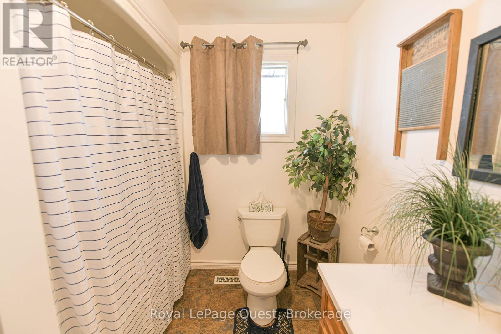 Photo 12 of 129 Simcoe Street, Orillia ON
