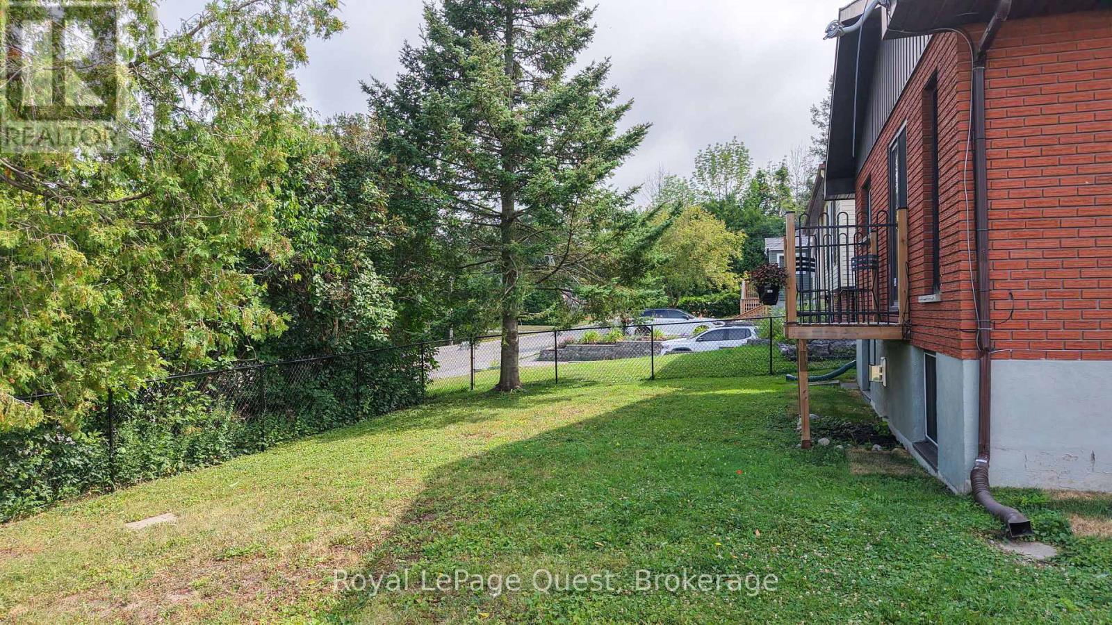 Photo 13 of 129 Simcoe Street, Orillia ON