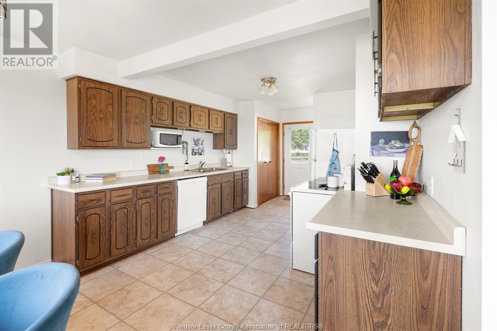 Photo 24 of 244 Robson Road, Leamington ON