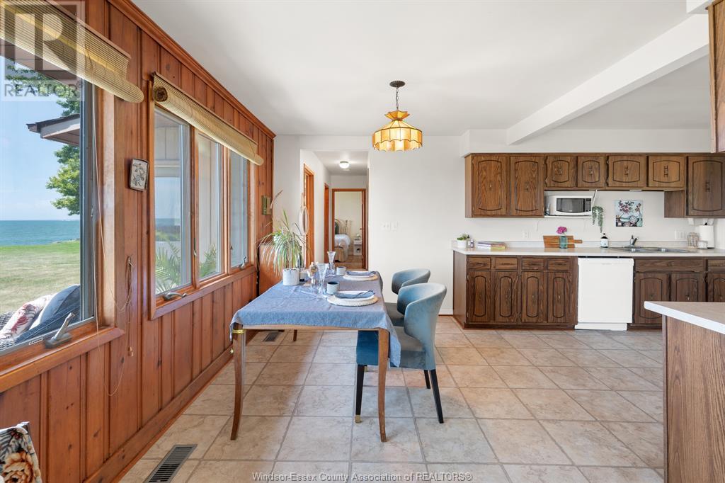 Photo 19 of 244 Robson Road, Leamington ON