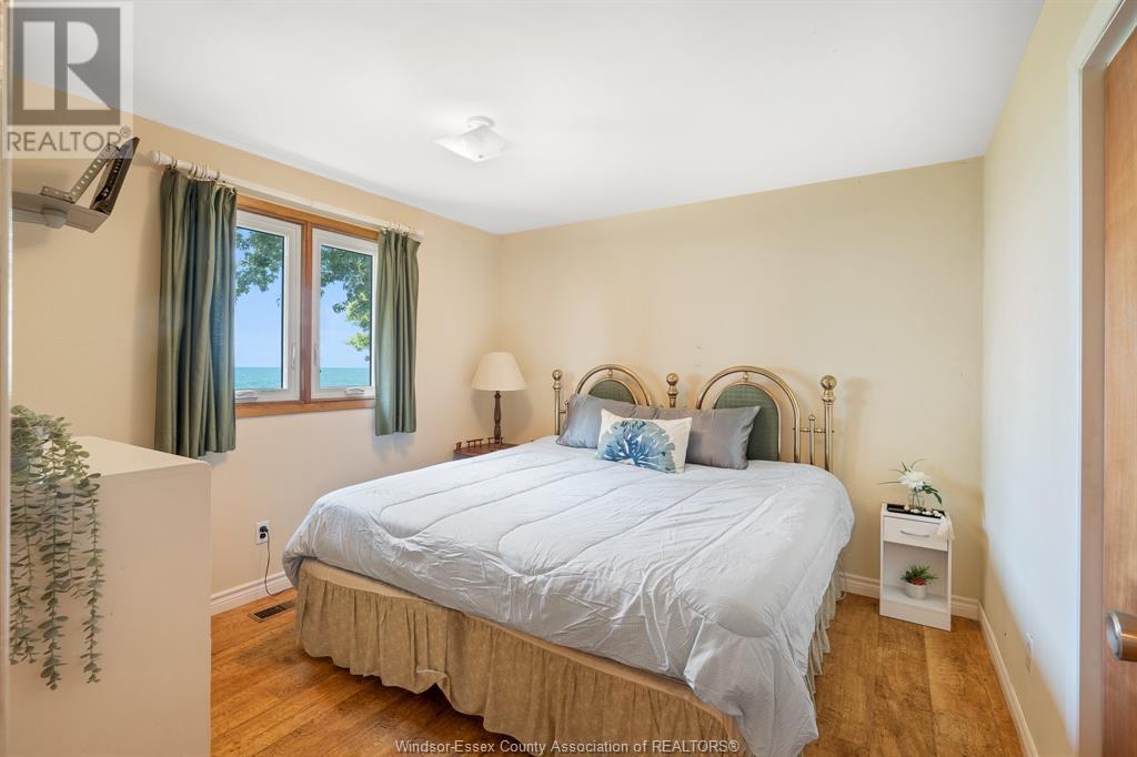 Photo 13 of 244 Robson Road, Leamington ON