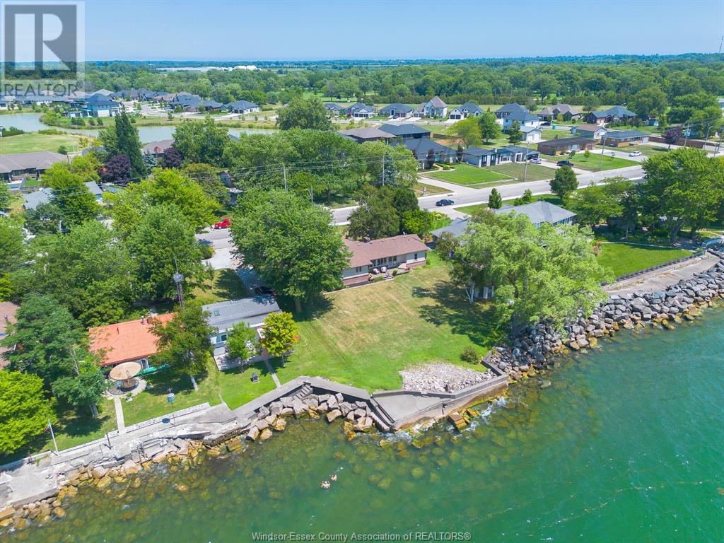 Photo 9 of 244 Robson Road, Leamington ON