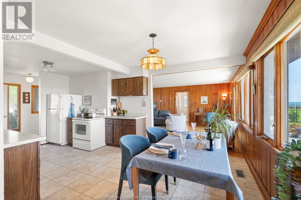 Photo 11 of 244 Robson Road, Leamington ON