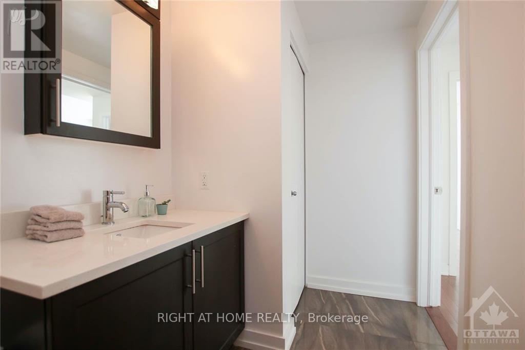 Photo 11 of 2306 40 Nepean Street, Ottawa ON