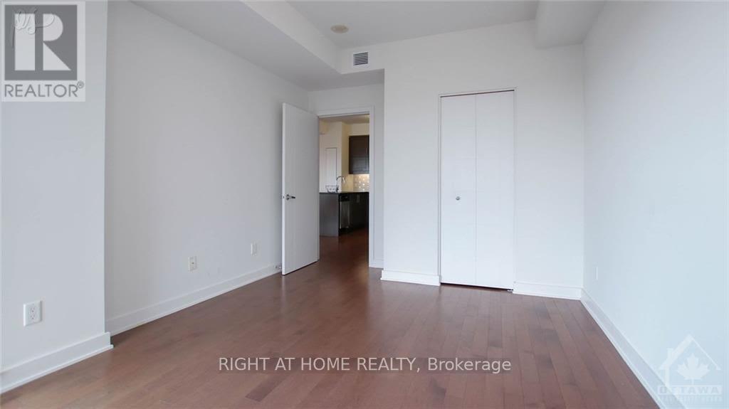 Photo 13 of 2306 40 Nepean Street, Ottawa ON