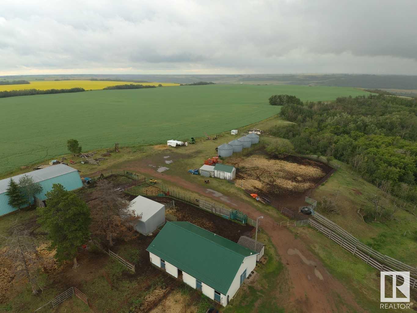 Photo 1 of 14123 Twp Rd 404, Rural Flagstaff County AB