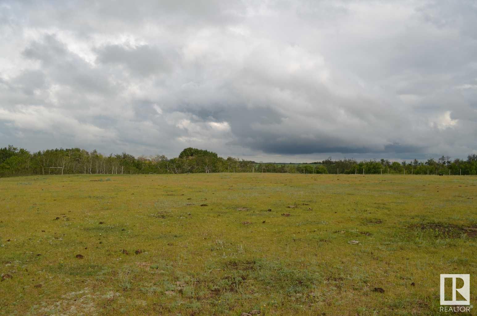 Photo 15 of 14123 Twp Rd 404, Rural Flagstaff County AB