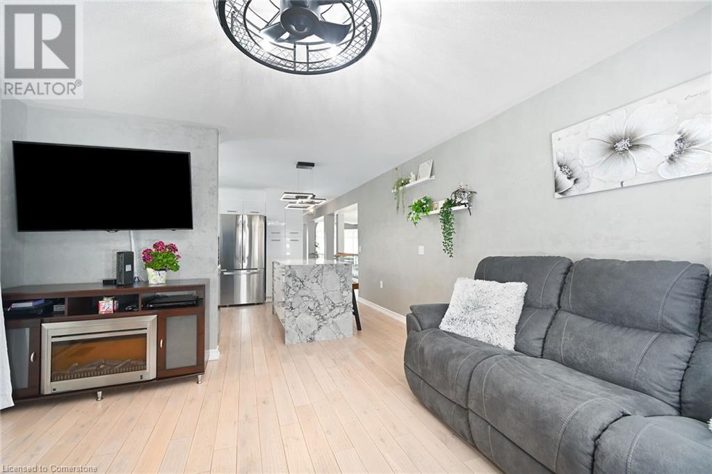 Photo 11 of 106 Bushmill Circle, Flamborough ON