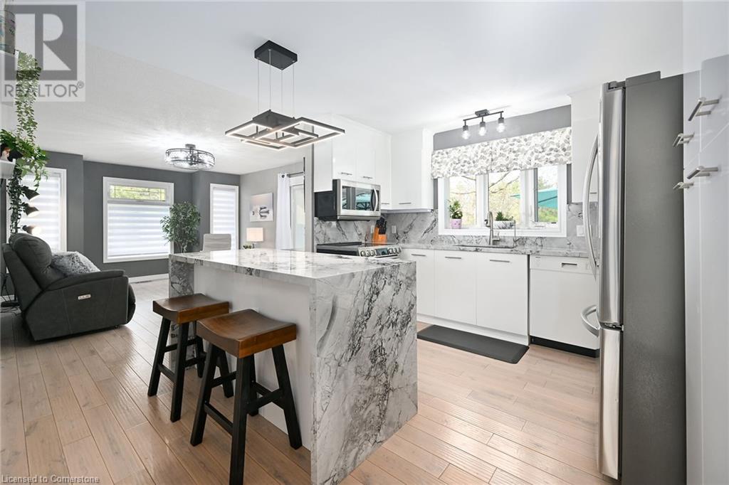 Photo 4 of 106 Bushmill Circle, Flamborough ON