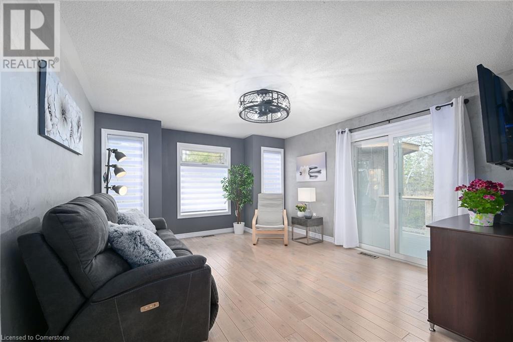 Photo 9 of 106 Bushmill Circle, Flamborough ON