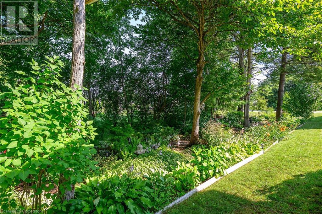 Photo 39 of 106 Bushmill Circle, Flamborough ON