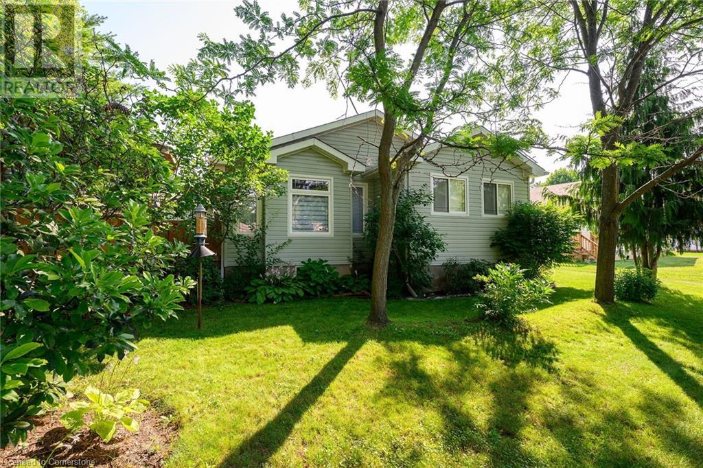 Photo 37 of 106 Bushmill Circle, Flamborough ON