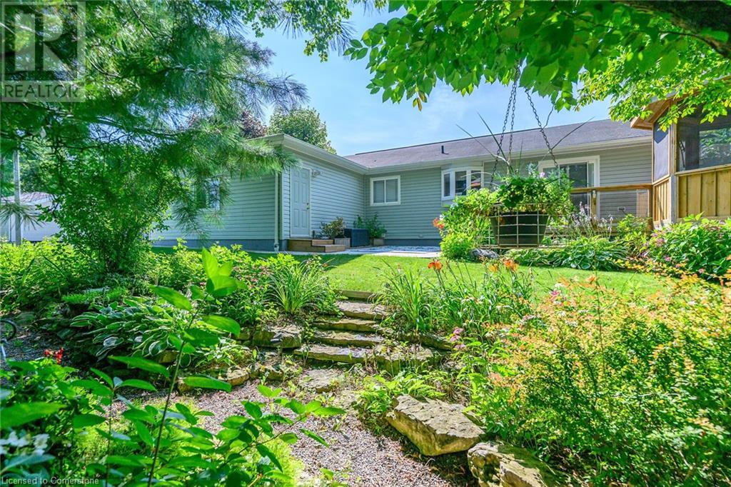 Photo 40 of 106 Bushmill Circle, Flamborough ON