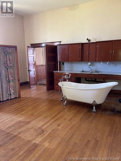 8 SCHOOL STREET - Image 10