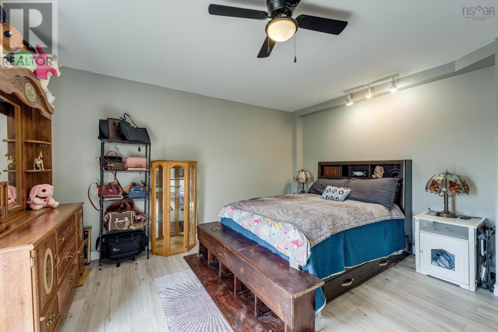 Property 10 of 33 of 4574 Highway 1