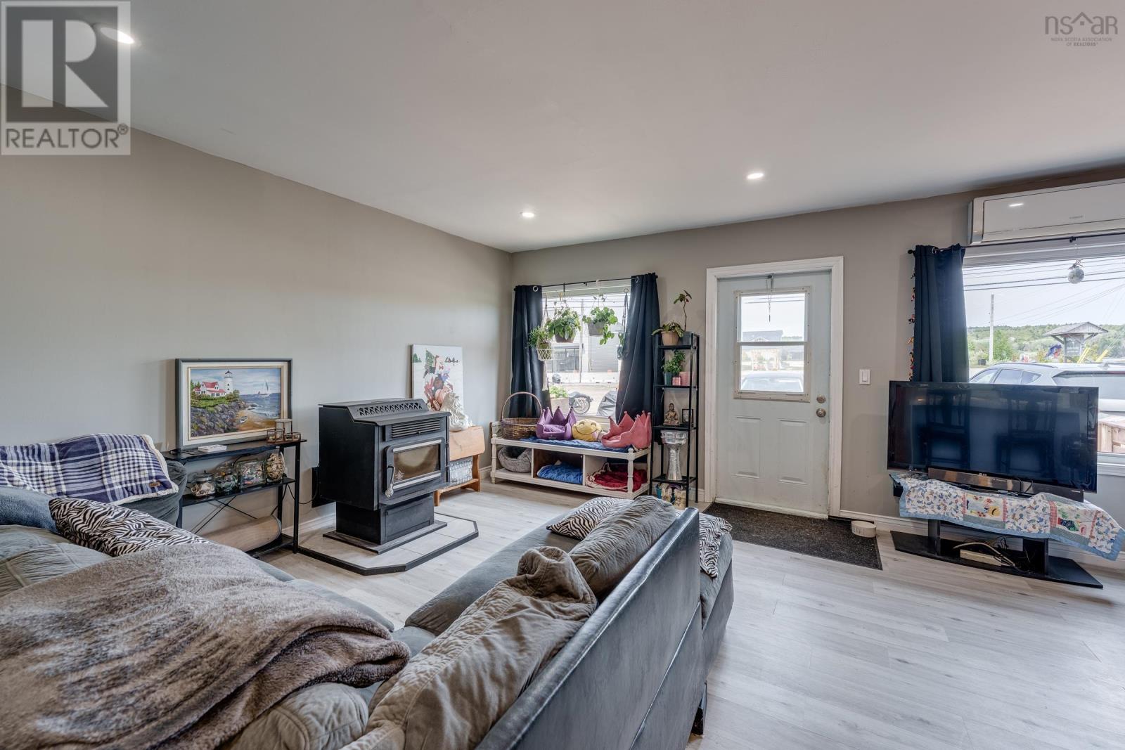 Property 15 of 33 of 4574 Highway 1