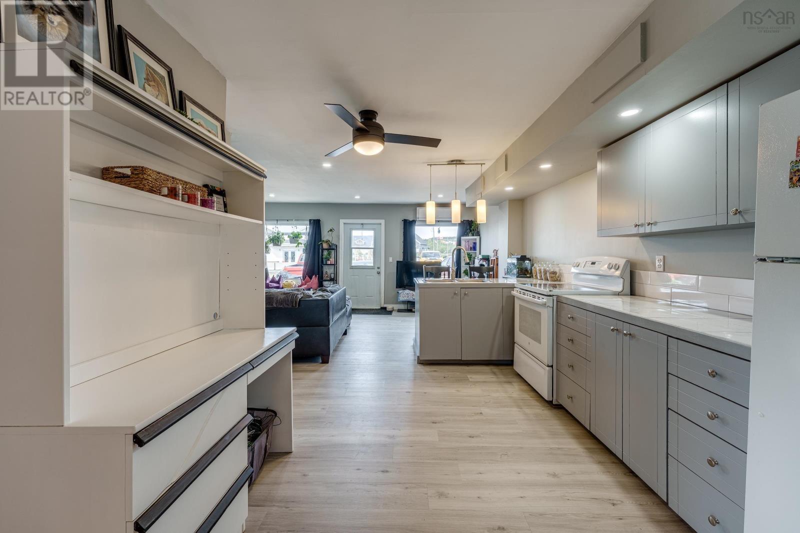 Property 19 of 33 of 4574 Highway 1