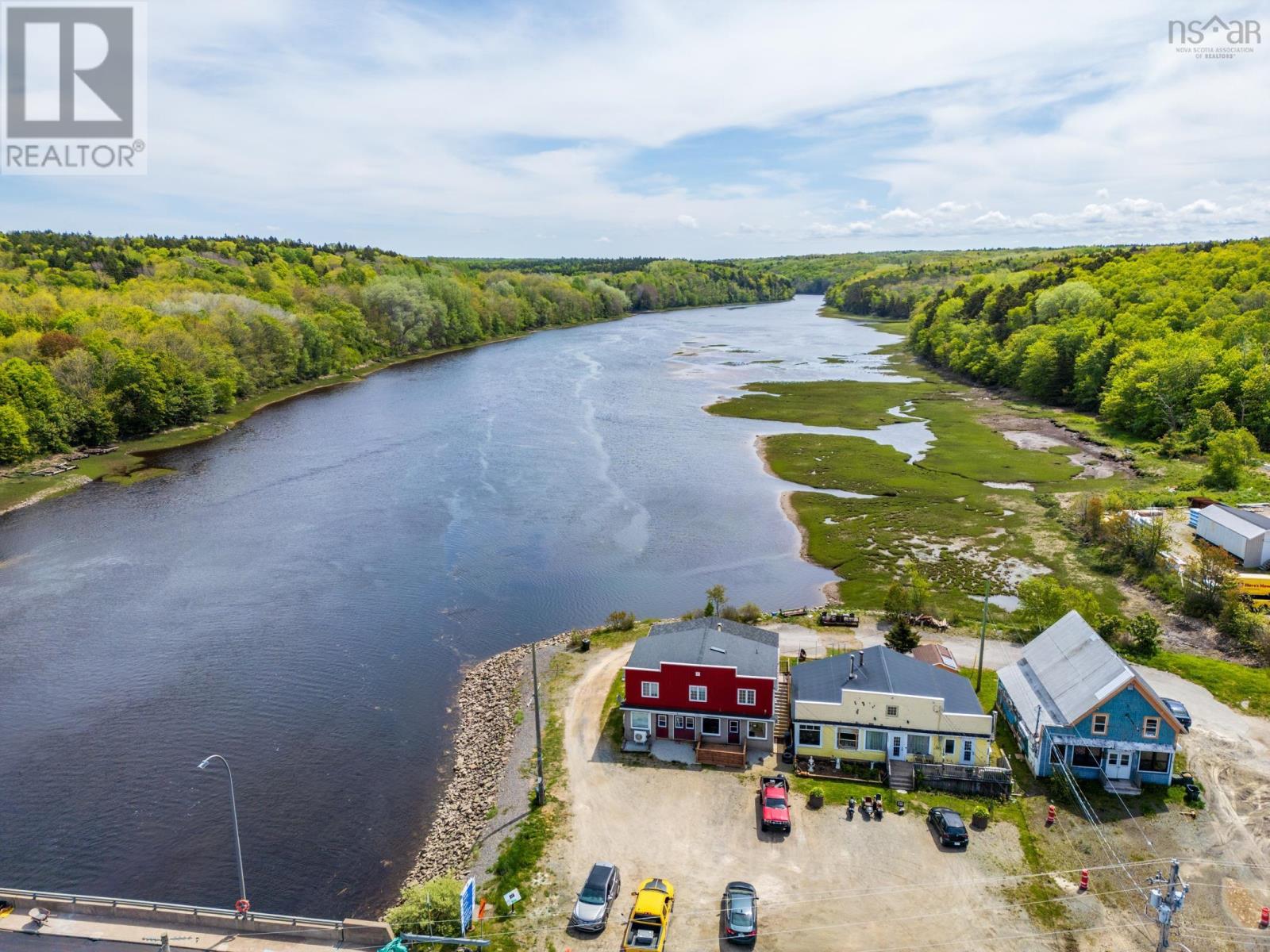 Property 31 of 33 of 4574 Highway 1