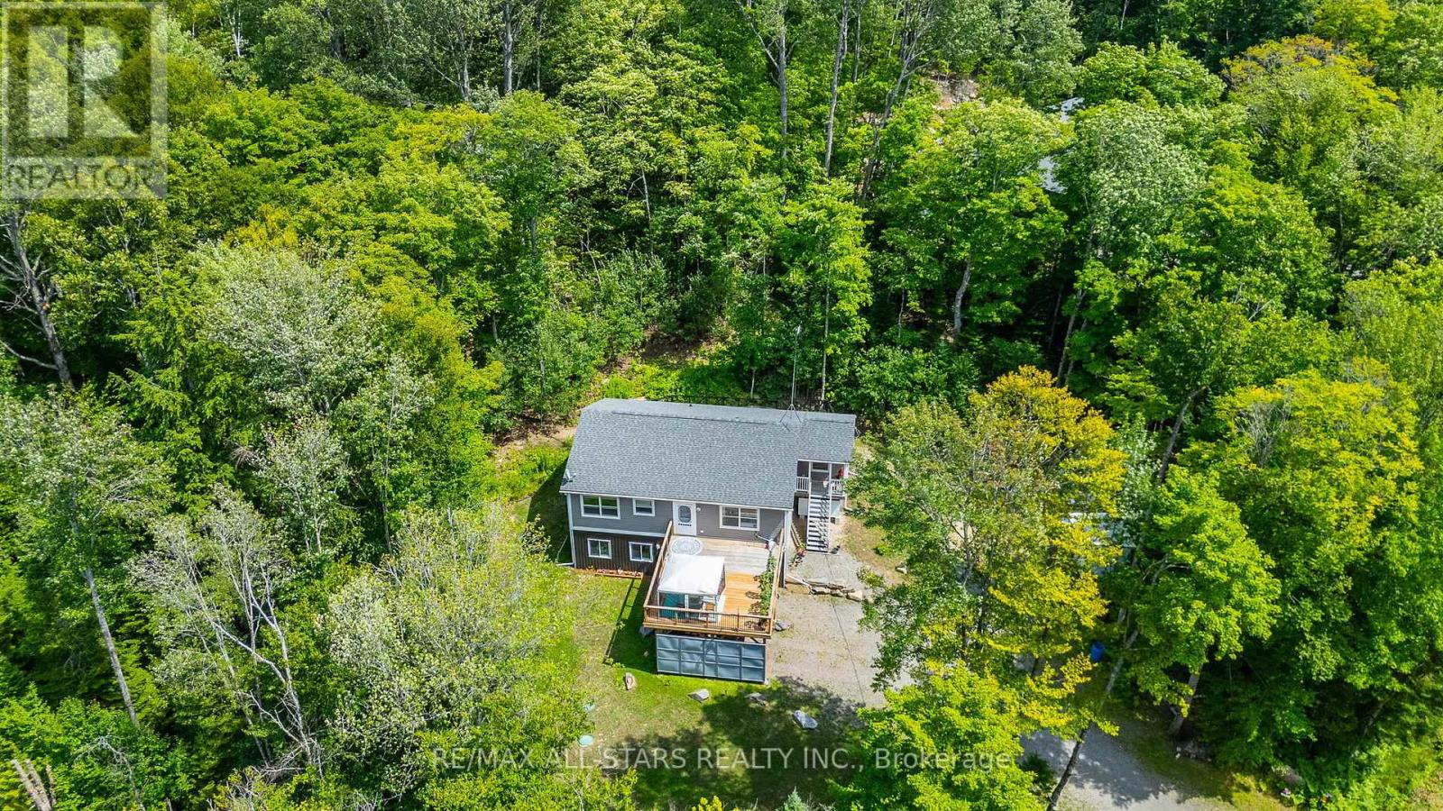 Photo 3 of 1089 Tattersal Road, Dysart Et Al ON