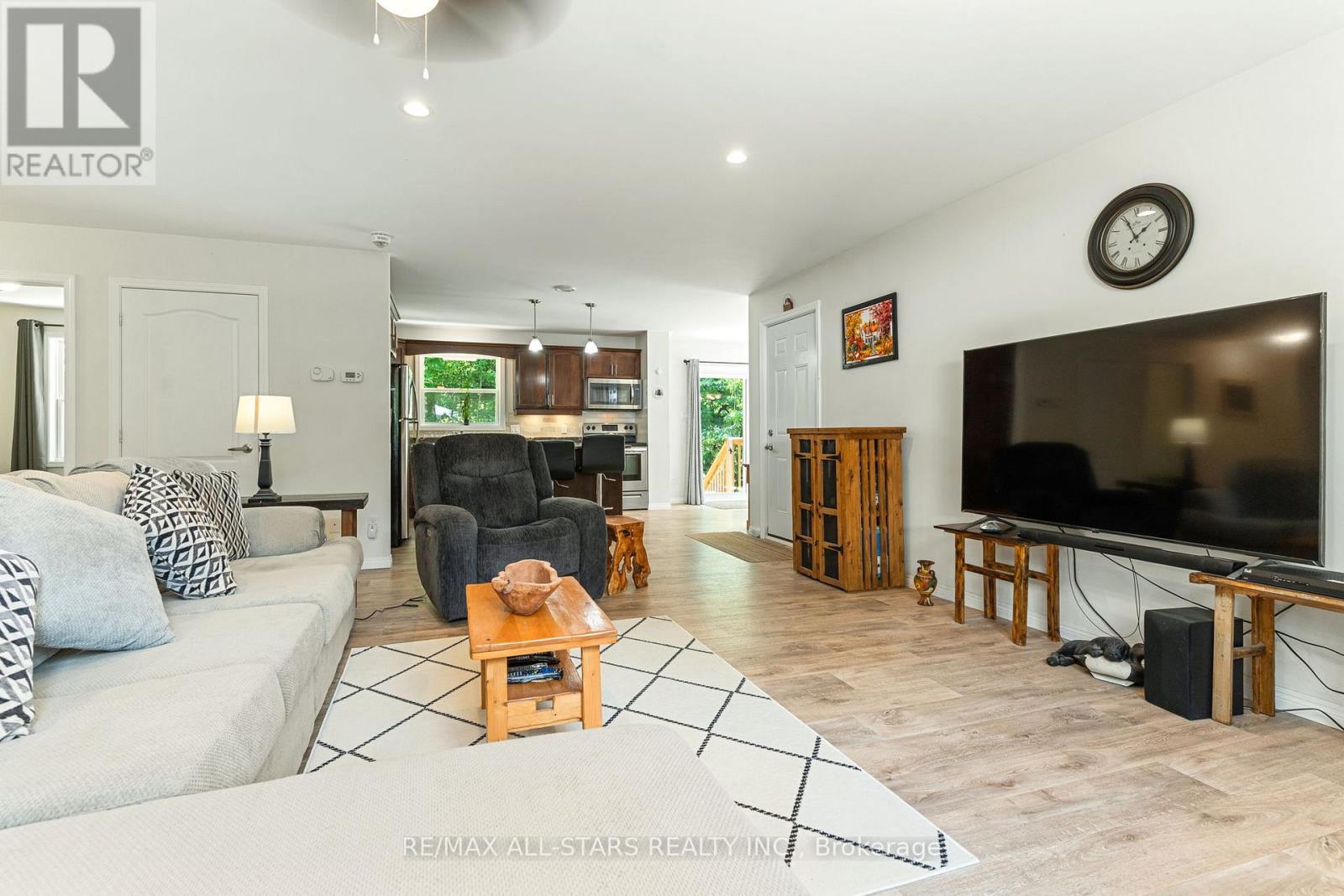 Photo 5 of 1089 Tattersal Road, Dysart Et Al ON