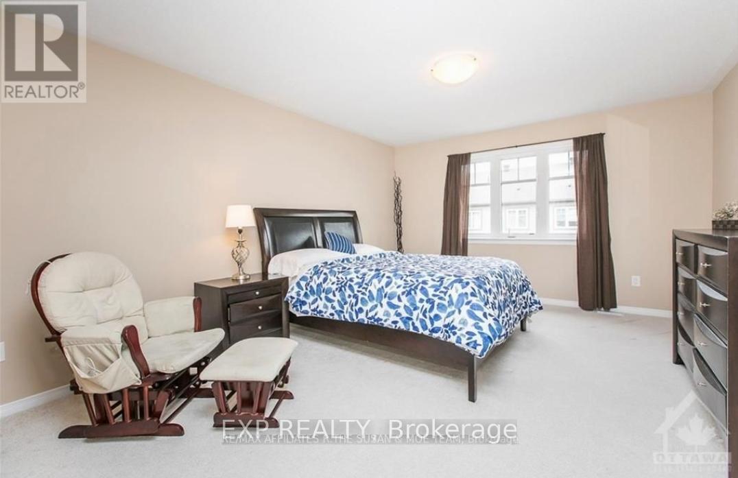Photo 7 of 296 Losino Crescent, Ottawa ON