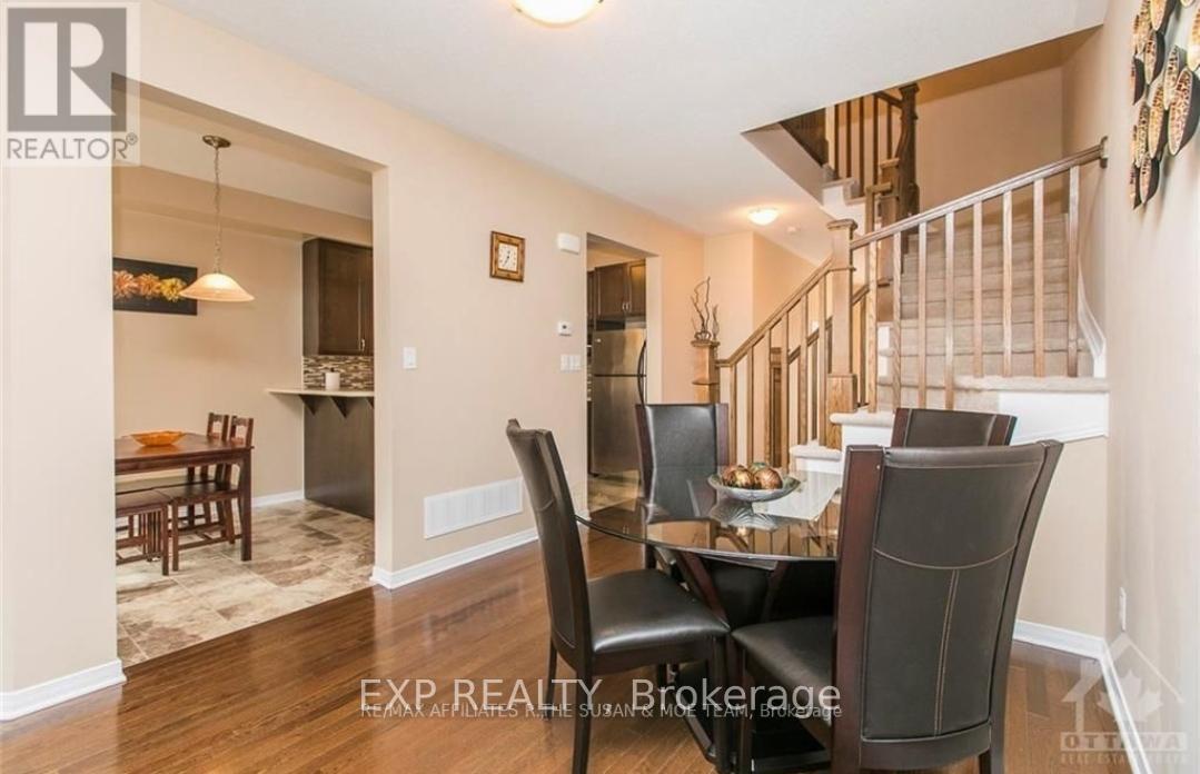Photo 11 of 296 Losino Crescent, Ottawa ON