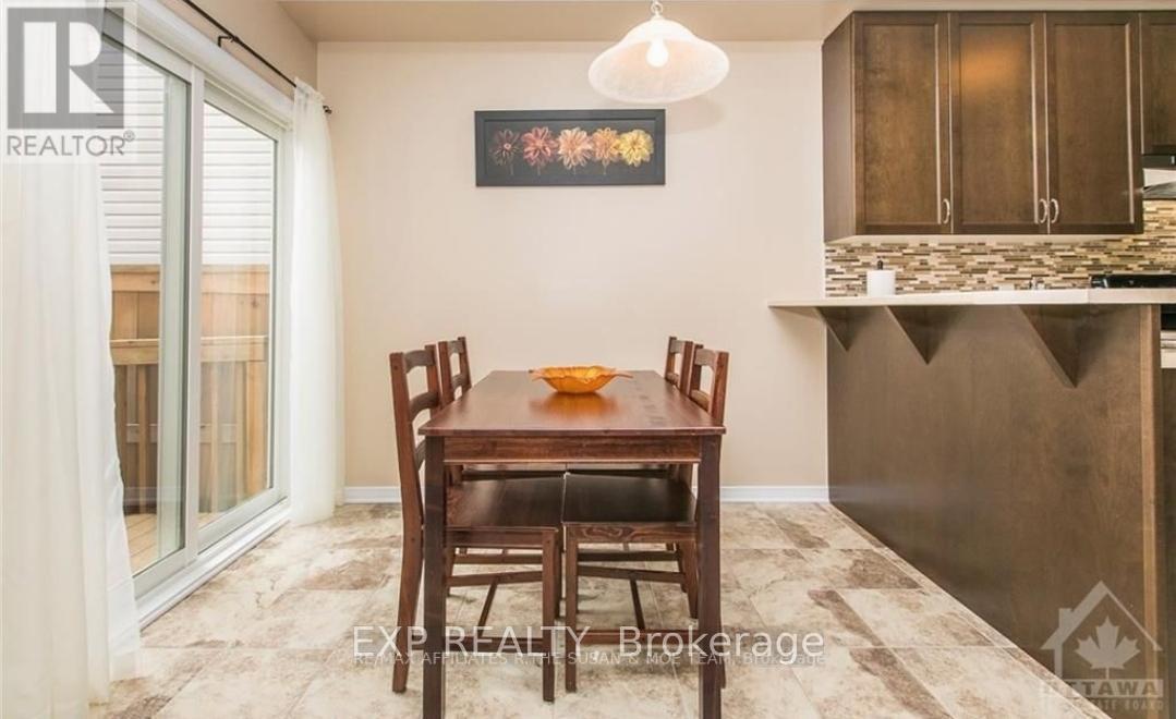 Photo 4 of 296 Losino Crescent, Ottawa ON