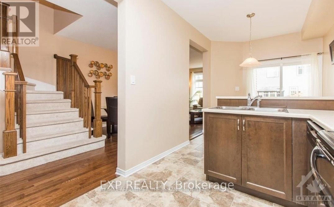 Photo 5 of 296 Losino Crescent, Ottawa ON
