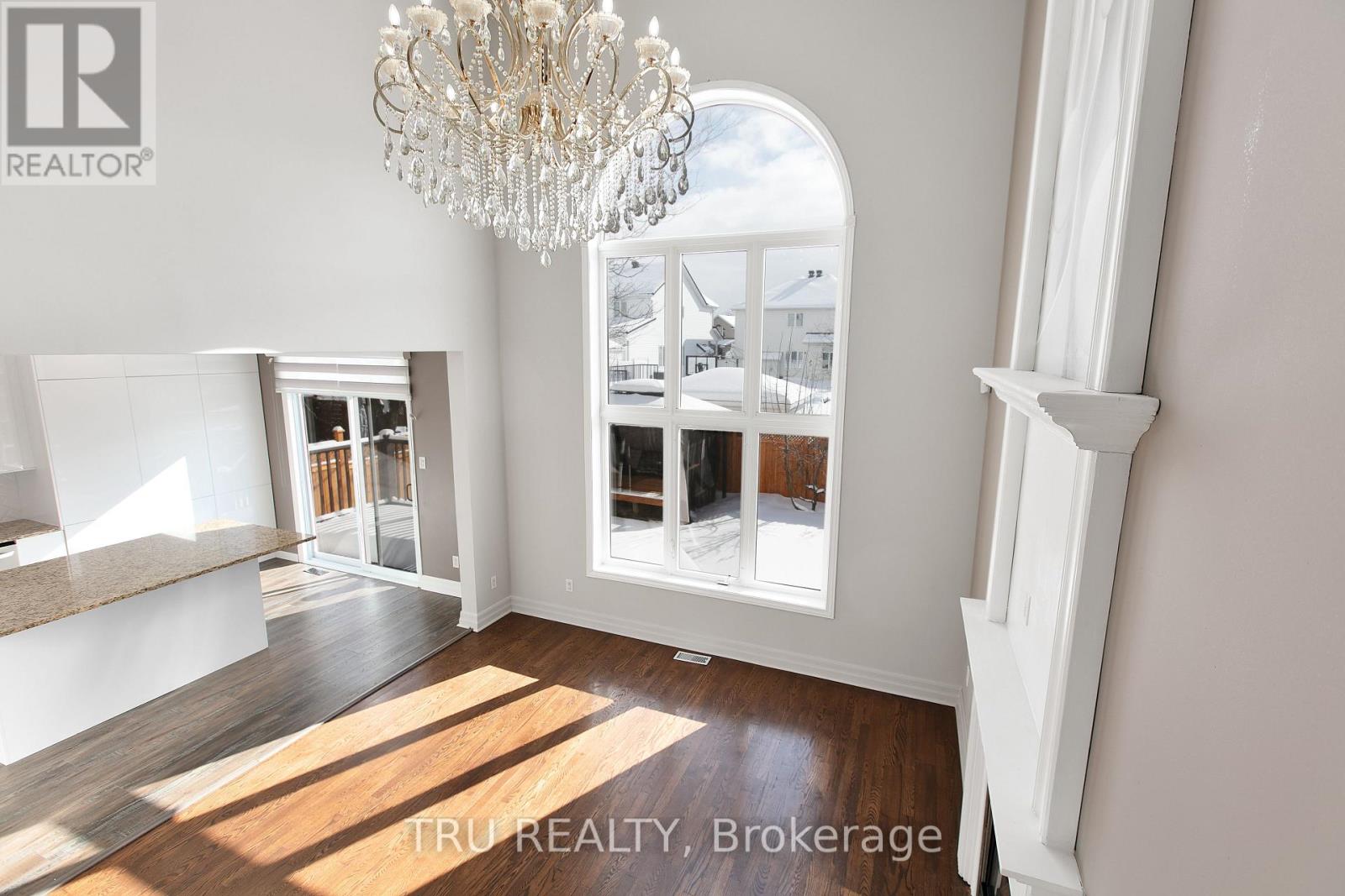 Photo 12 of 28 Borealis Crescent, Ottawa ON