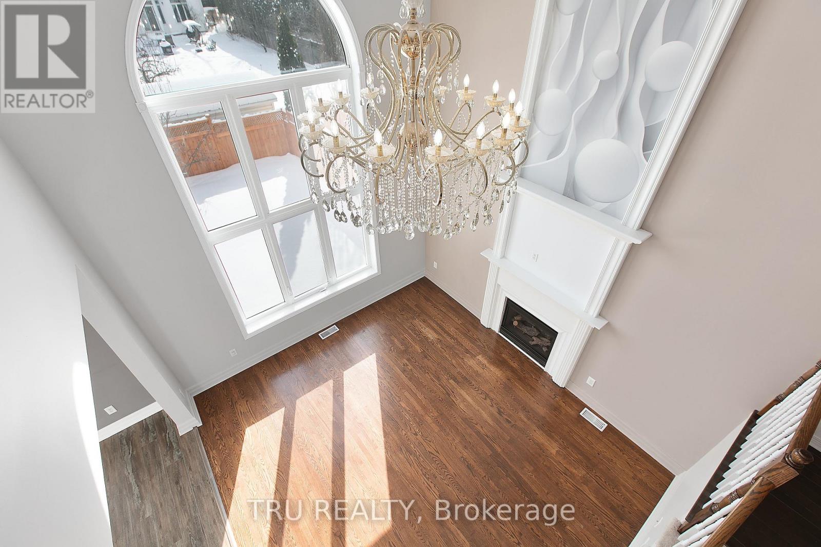 Photo 13 of 28 Borealis Crescent, Ottawa ON