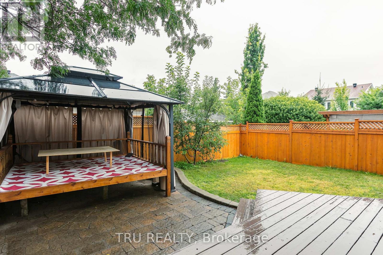Photo 31 of 28 Borealis Crescent, Ottawa ON