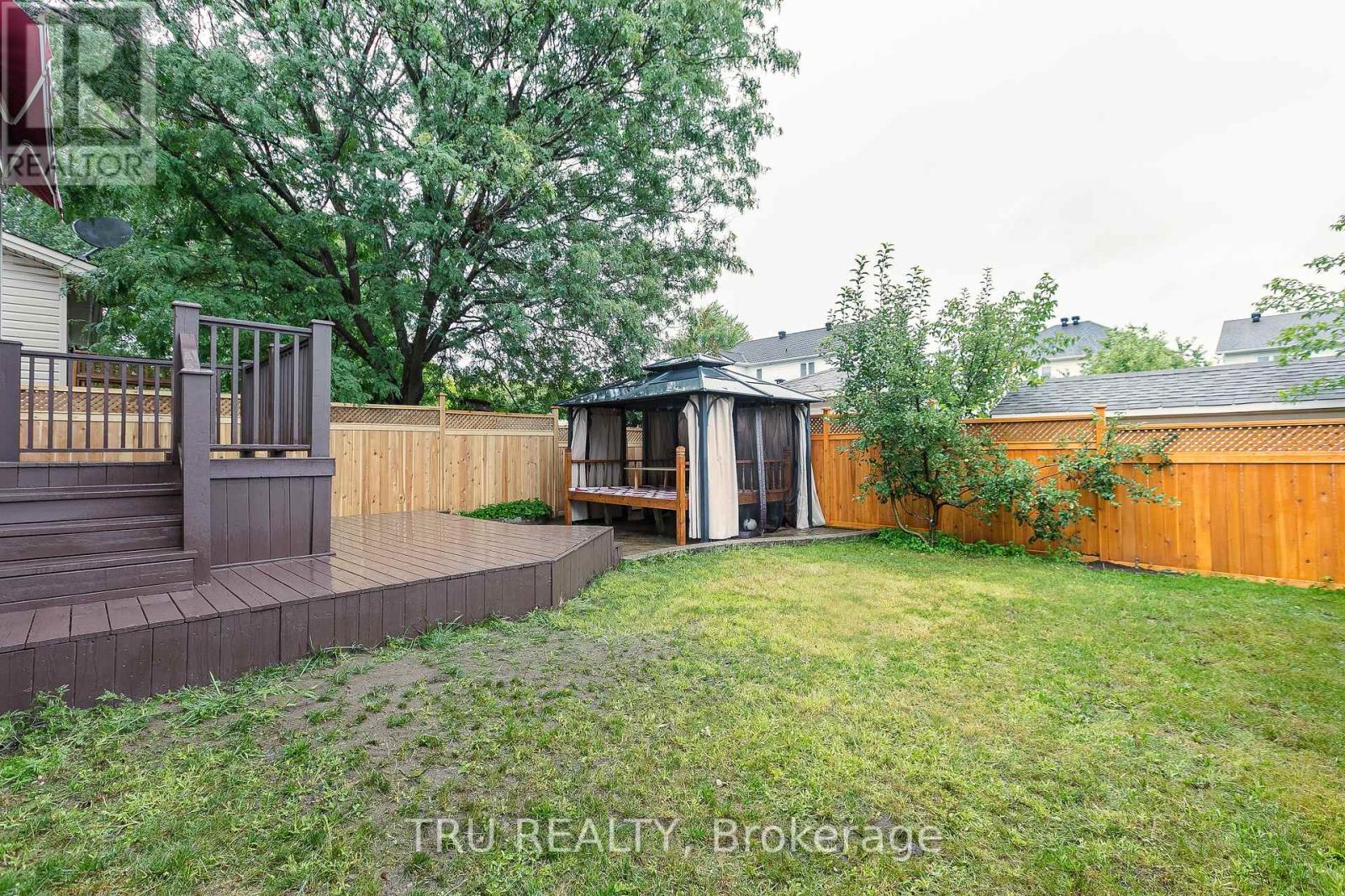 Photo 32 of 28 Borealis Crescent, Ottawa ON