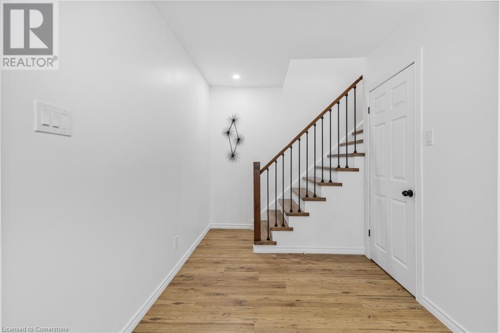 Photo 12 of 15 Fair Avenue, Grimsby ON